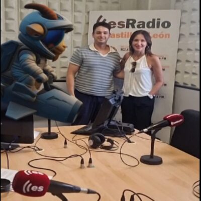 Es Radio. Entrevista a Teresa Pernía, autora del libro interactivo “Animales Astronautas